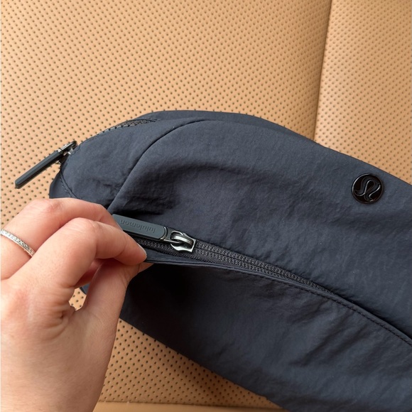 lululemon athletica Charcoal Belt Bag - Picture 2 of 4